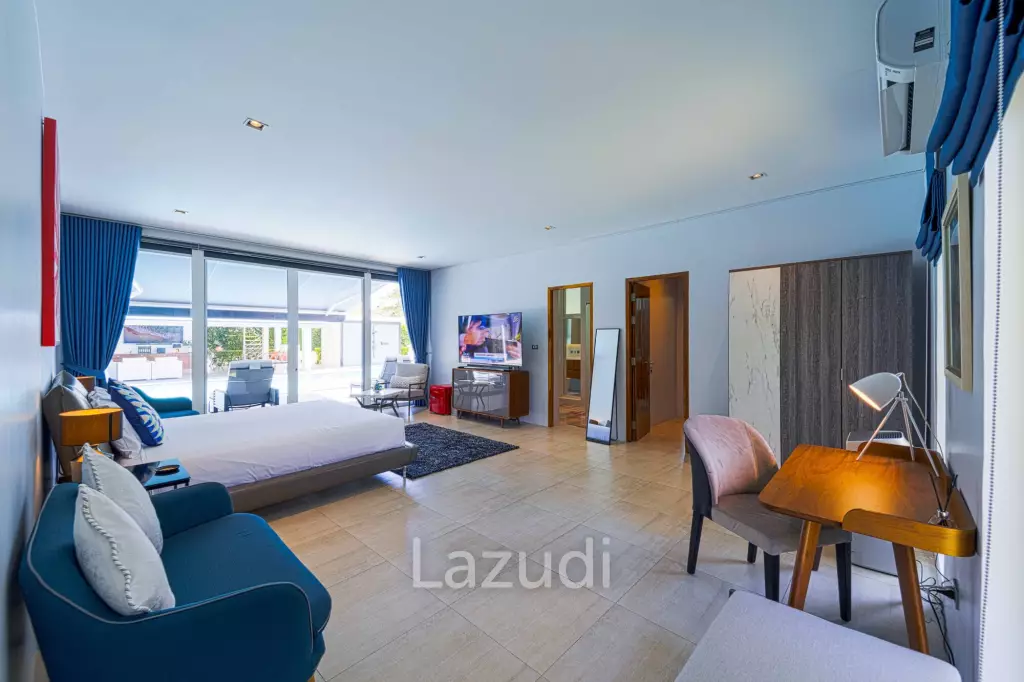 Ultra-Modern 7-Bedroom Sanctuary in Palm Hills Golf Club