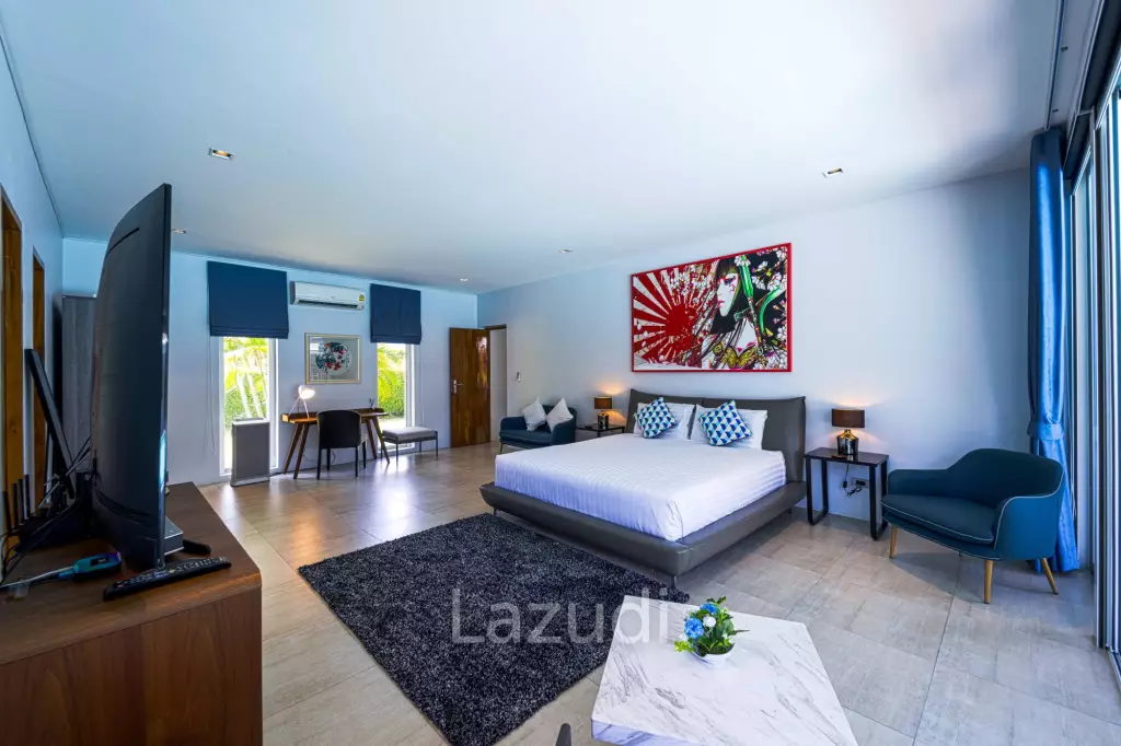 Ultra-Modern 7-Bedroom Sanctuary in Palm Hills Golf Club