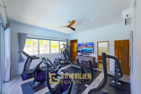 วิลล่าหรูสไตล์โมเดิร์น 7 ห้องนอน – สนามกอล์ฟ ปาล์ม ฮิลล์ ชะอำ (Palm Hills Golf Club)
