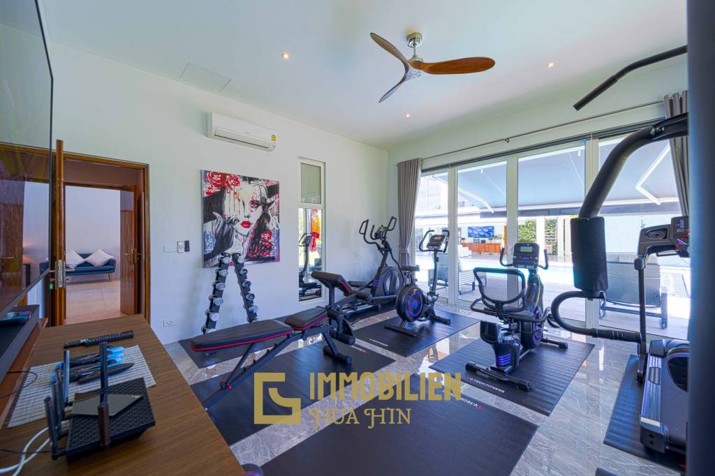 วิลล่าหรูสไตล์โมเดิร์น 7 ห้องนอน – สนามกอล์ฟ ปาล์ม ฮิลล์ ชะอำ (Palm Hills Golf Club)