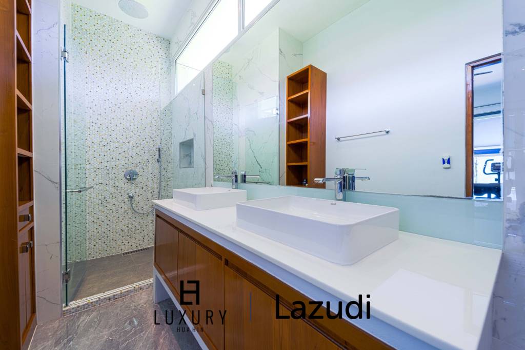 3,000 平方米 7 床 9 洗澡 别墅 对于 销售