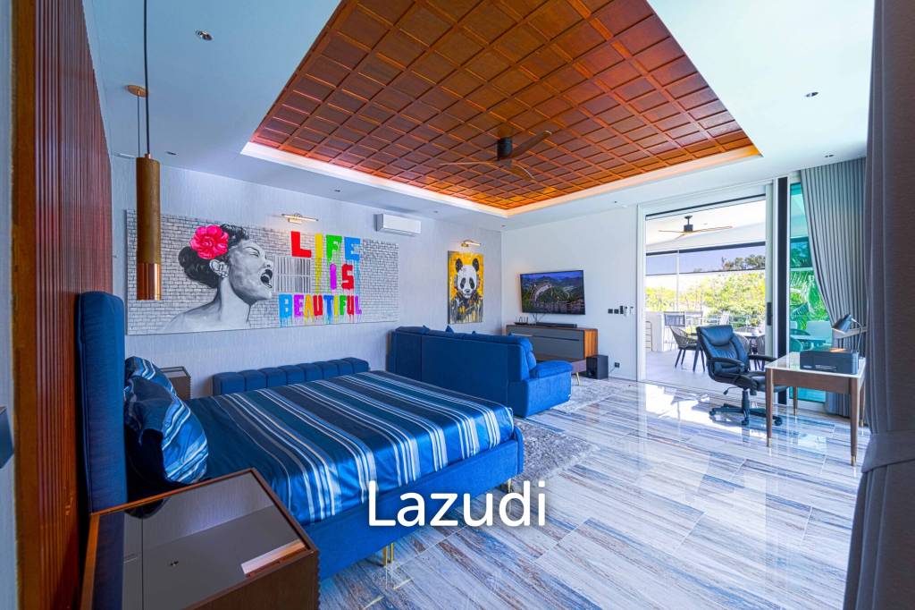 Ultra-Modern 7-Bedroom Sanctuary in Palm Hills Golf Club