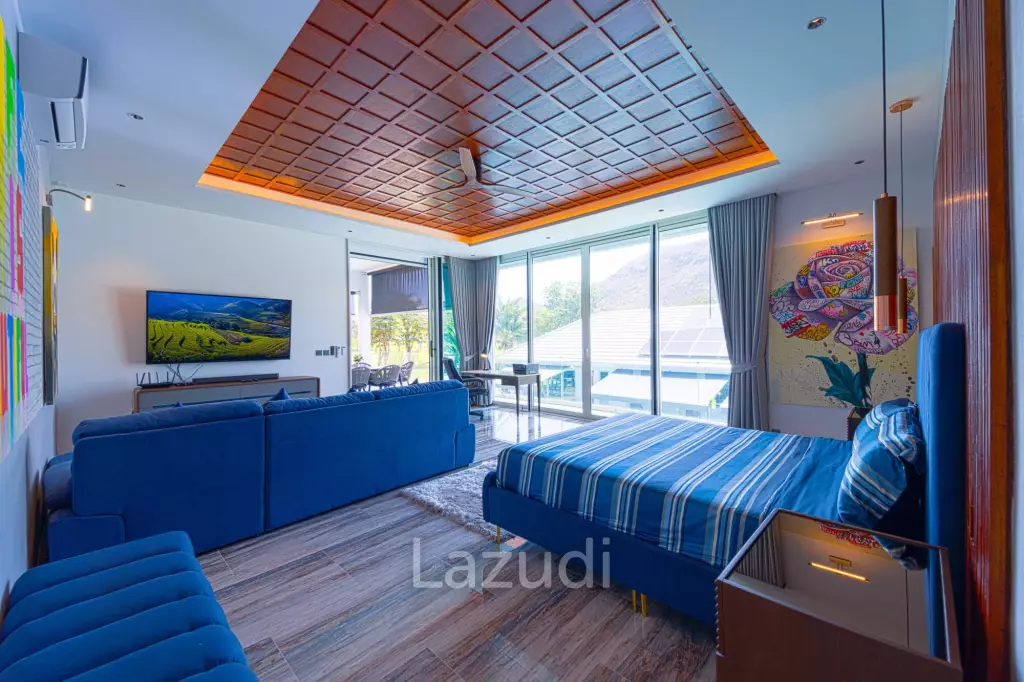 Ultra-Modern 7-Bedroom Sanctuary in Palm Hills Golf Club