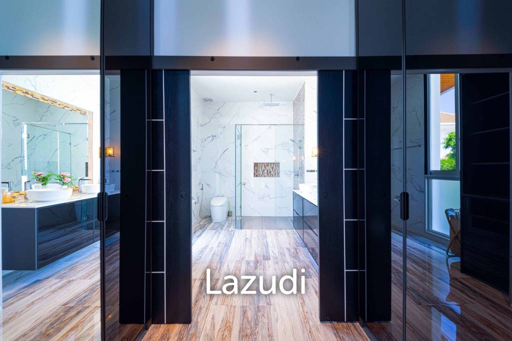 Ultra-Modern 7-Bedroom Sanctuary in Palm Hills Golf Club