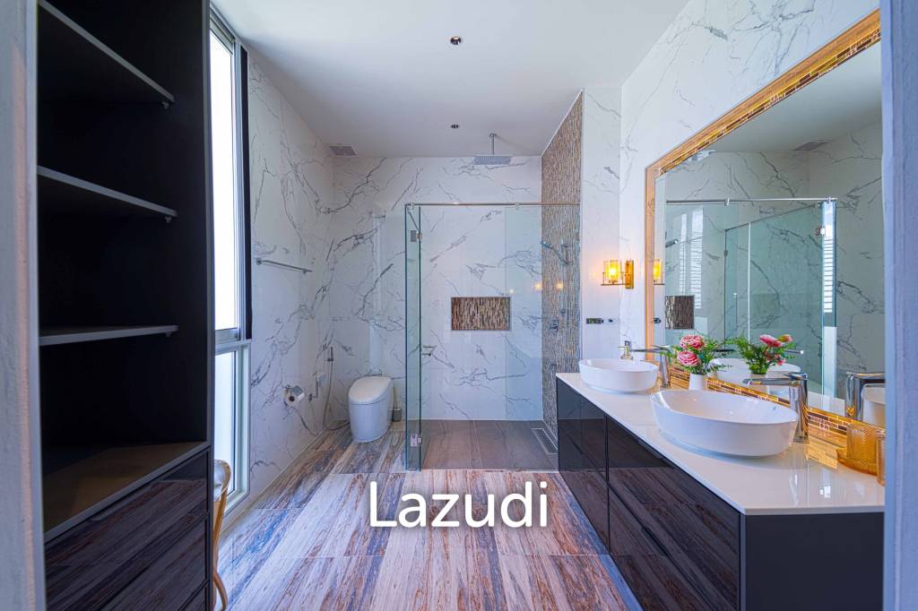 Ultra-Modern 7-Bedroom Sanctuary in Palm Hills Golf Club