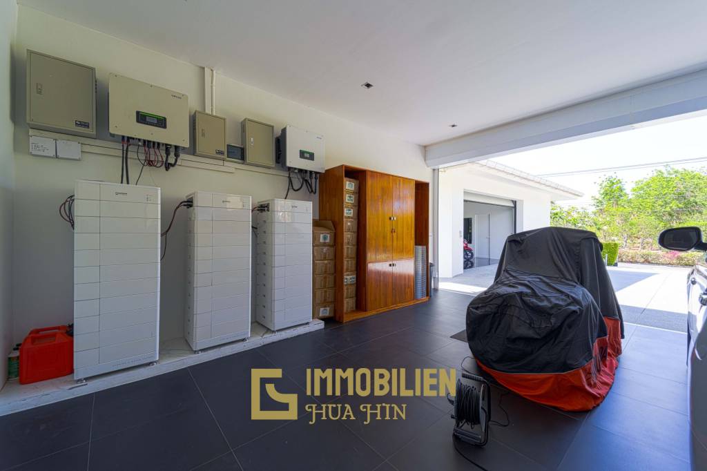 วิลล่าหรูสไตล์โมเดิร์น 7 ห้องนอน – สนามกอล์ฟ ปาล์ม ฮิลล์ ชะอำ (Palm Hills Golf Club)