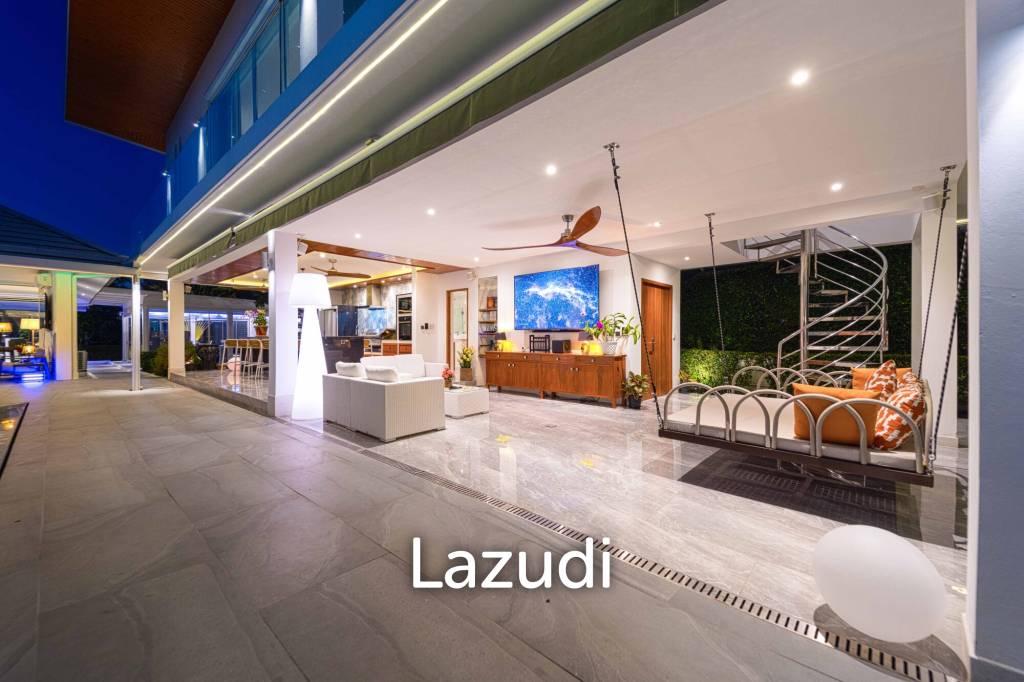 Ultra-Modern 7-Bedroom Sanctuary in Palm Hills Golf Club
