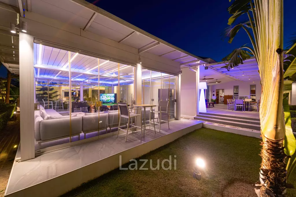 Ultra-Modern 7-Bedroom Sanctuary in Palm Hills Golf Club