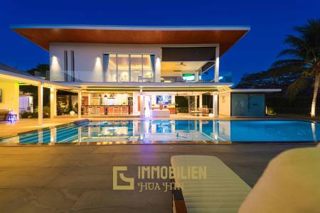 วิลล่าหรูสไตล์โมเดิร์น 7 ห้องนอน – สนามกอล์ฟ ปาล์ม ฮิลล์ ชะอำ (Palm Hills Golf Club)