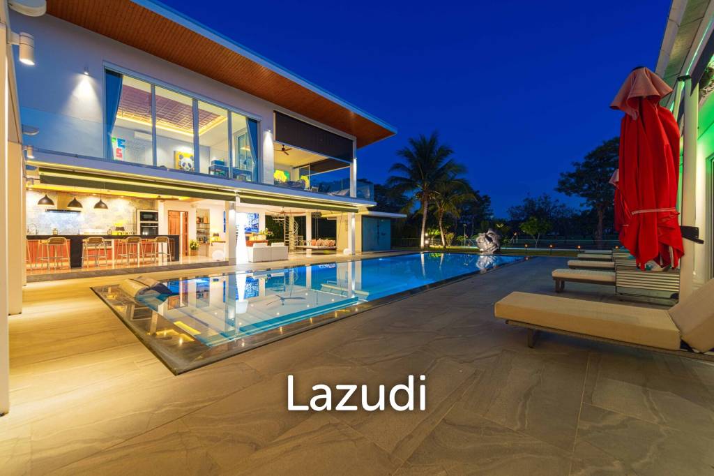 Ultra-Modern 7-Bedroom Sanctuary in Palm Hills Golf Club