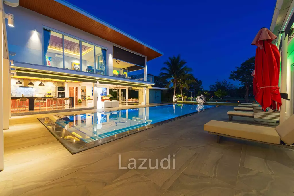 Ultra-Modern 7-Bedroom Sanctuary in Palm Hills Golf Club