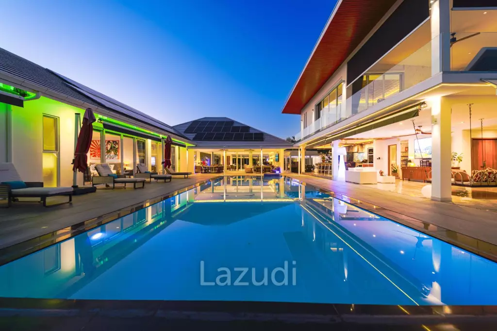 Ultra-Modern 7-Bedroom Sanctuary in Palm Hills Golf Club