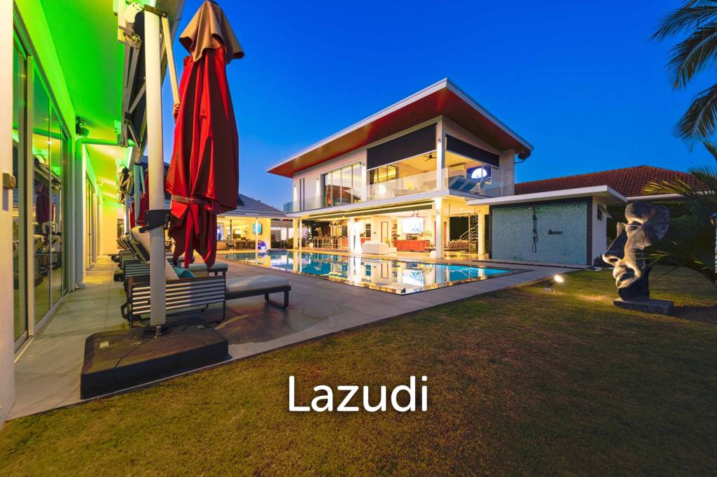 Ultra-Modern 7-Bedroom Sanctuary in Palm Hills Golf Club