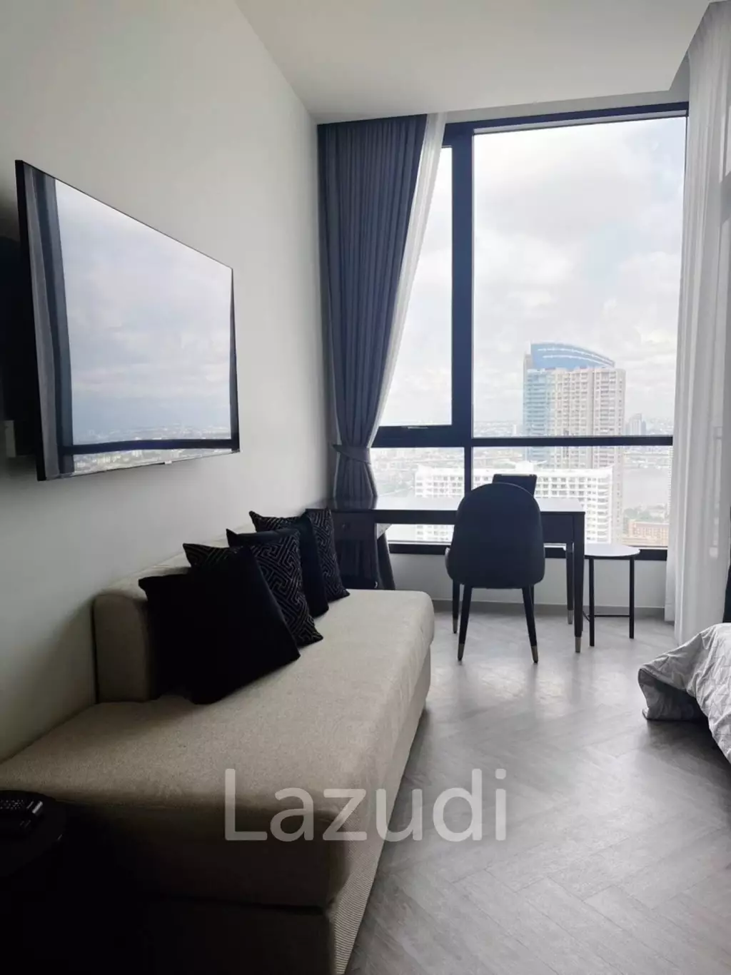 26 sqm Studio high floor condo Chapter Charoennakorn