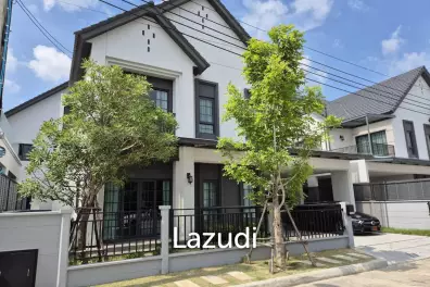 Modern 300 sqm Detached Home in Centro Bangna
