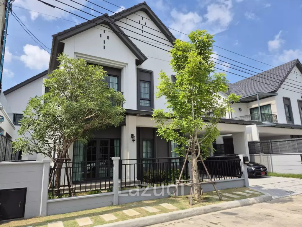 Modern 300 sqm Detached Home in Centro Bangna