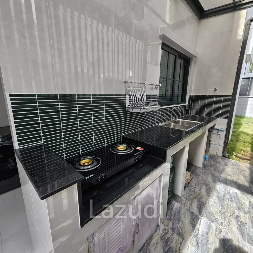 Modern 300 sqm Detached Home in Centro Bangna