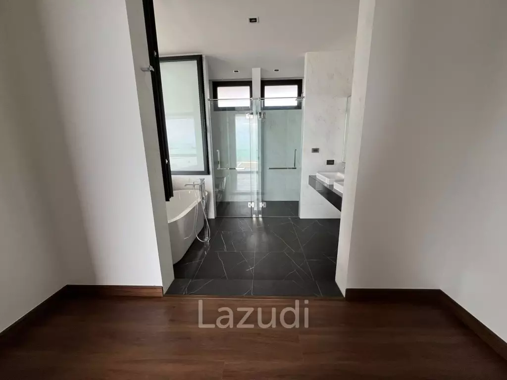 Luxury 4-Bedroom Sea View Villa at The Bay Ridge
