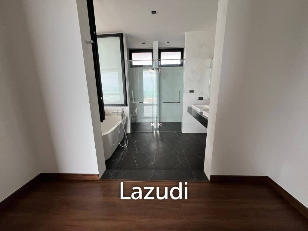 Luxury 4-Bedroom Sea View Villa at The Bay Ridge