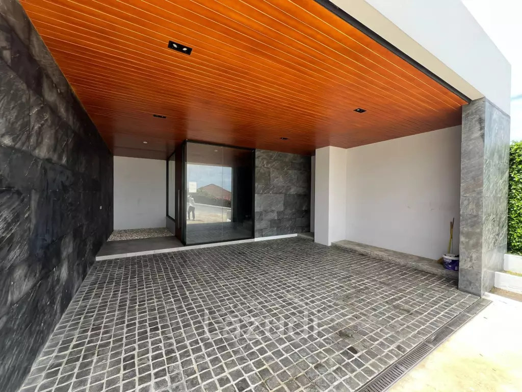 Luxury 4-Bedroom Sea View Villa at The Bay Ridge