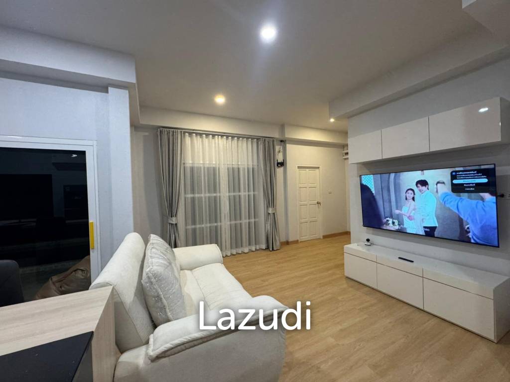 2-Bedroom Pool Villa on Spacious Land in Mae Nam Area