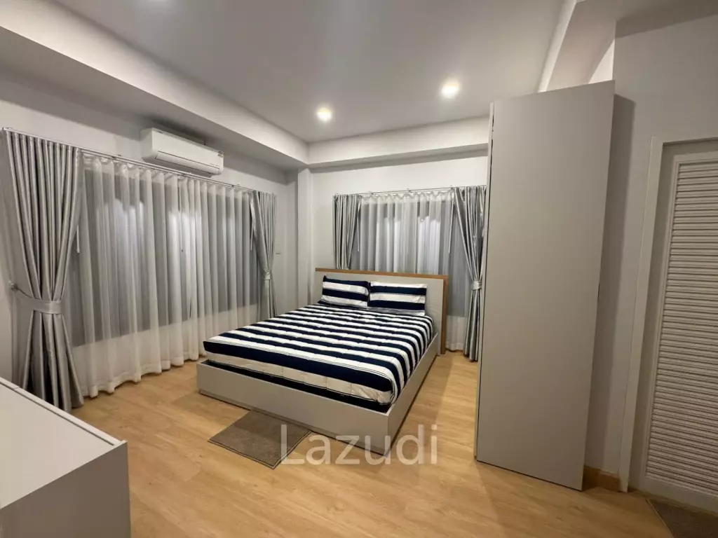 2-Bedroom Pool Villa on Spacious Land in Mae Nam Area