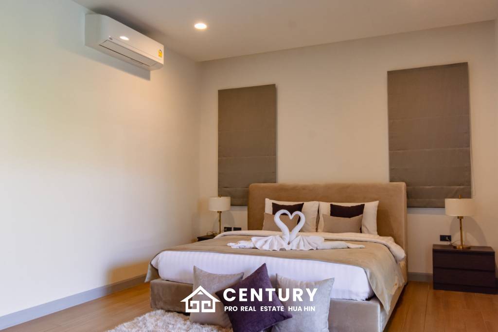 240 sqm modern pool villa in Thap Tai Hua Hin