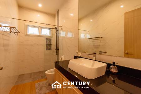 240 sqm modern pool villa in Thap Tai Hua Hin