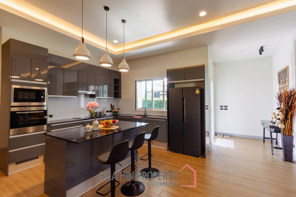 240 sqm modern pool villa in Thap Tai Hua Hin