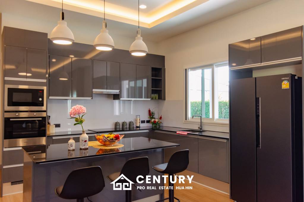 240 sqm modern pool villa in Thap Tai Hua Hin