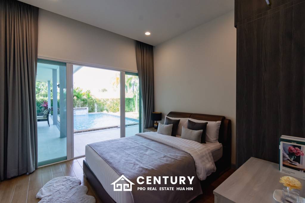 240 sqm modern pool villa in Thap Tai Hua Hin