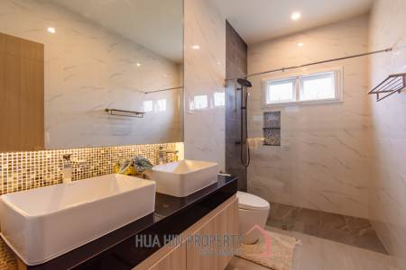 240 sqm modern pool villa in Thap Tai Hua Hin
