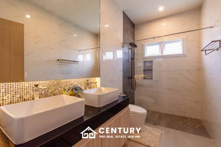 240 sqm modern pool villa in Thap Tai Hua Hin