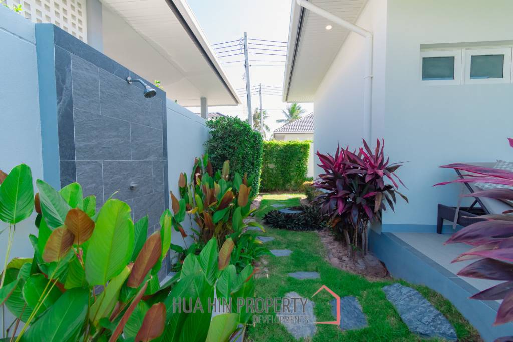 240 sqm modern pool villa in Thap Tai Hua Hin