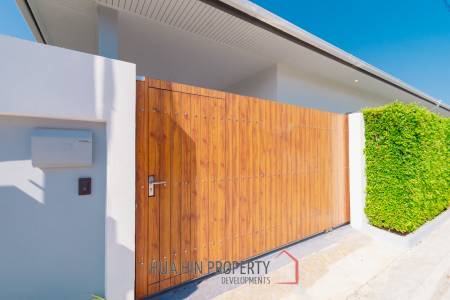 240 sqm modern pool villa in Thap Tai Hua Hin