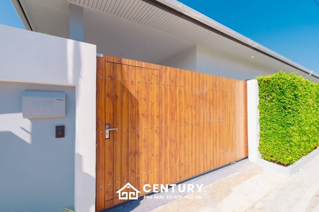 240 sqm modern pool villa in Thap Tai Hua Hin