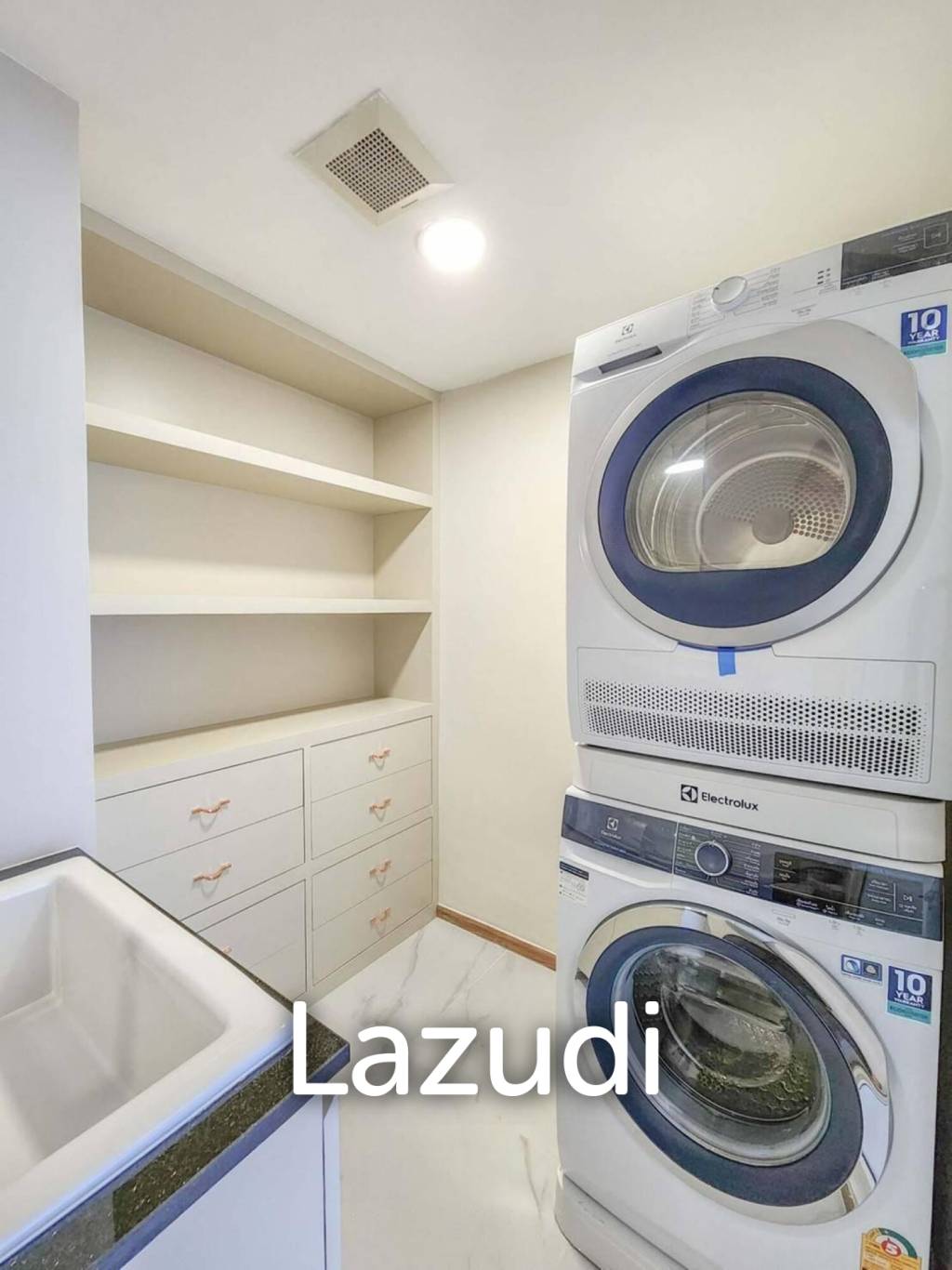 122 sqm 3-Bed Condo on 6th Floor at Maestro 39, Khlong Tan Nuea Bangkok