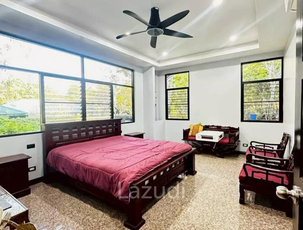 4 Bed 6 bath 300 SQ.M. Ocean View Village Bangsaray