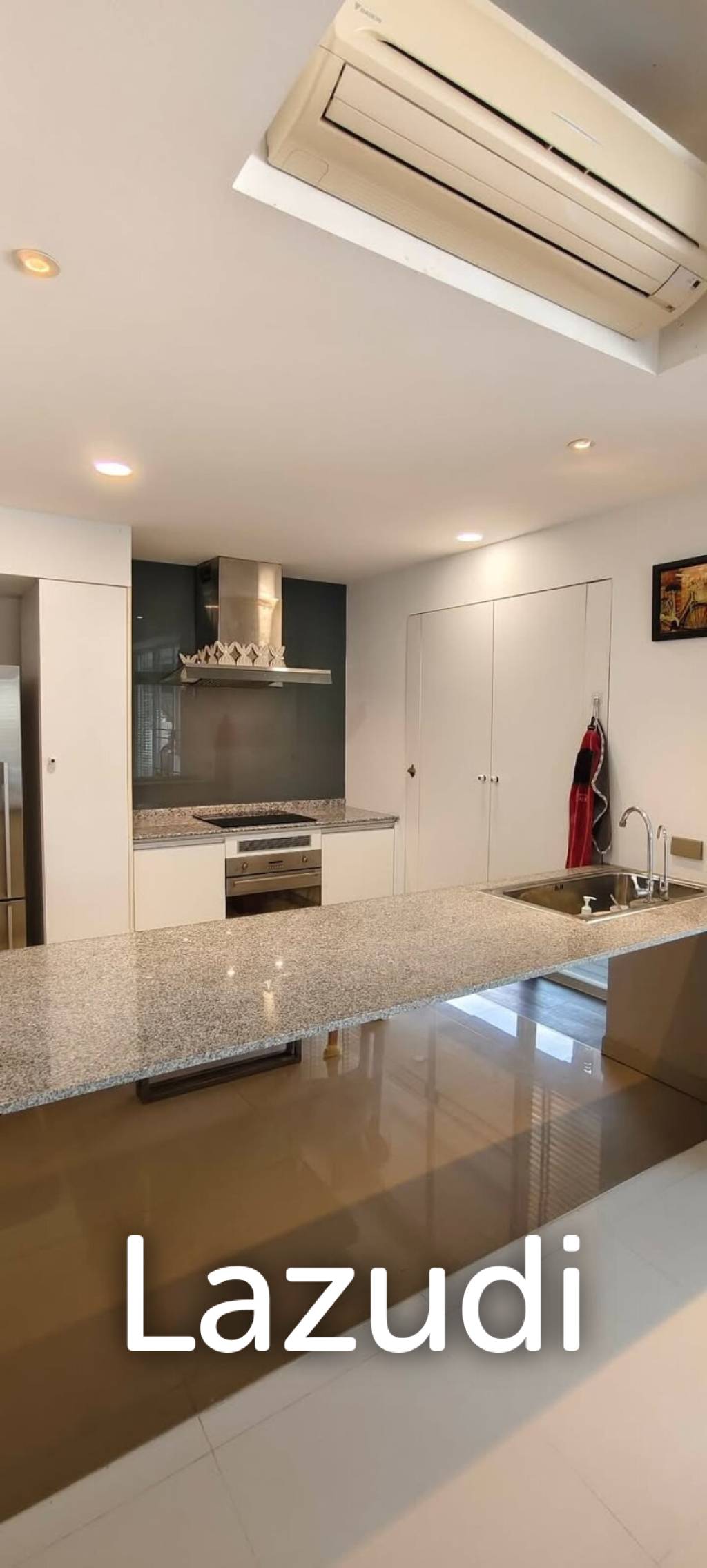 Private jucuzzi  Modern Single House  4 Beds 4 Baths 320 SQ.M