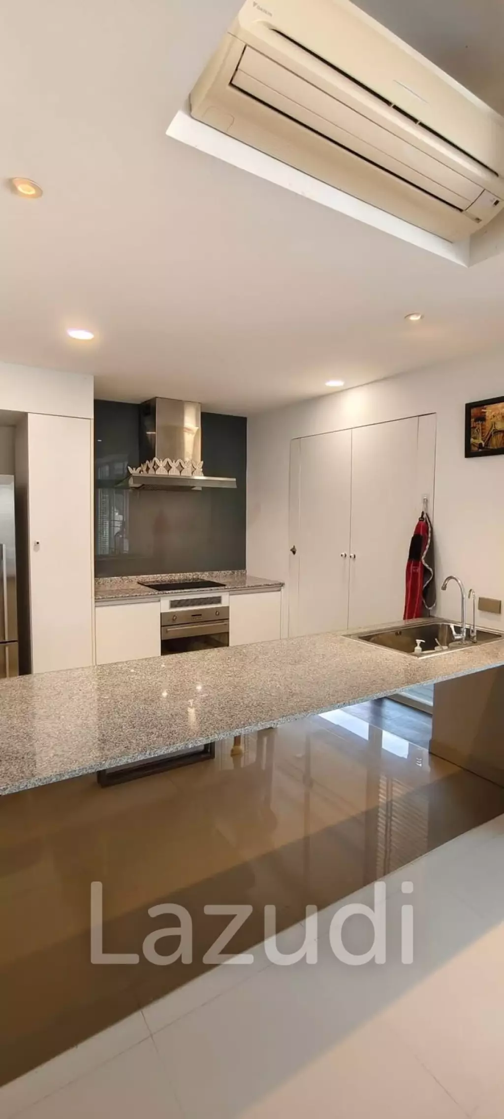 Private jucuzzi  Modern Single House  4 Beds 4 Baths 320 SQ.M
