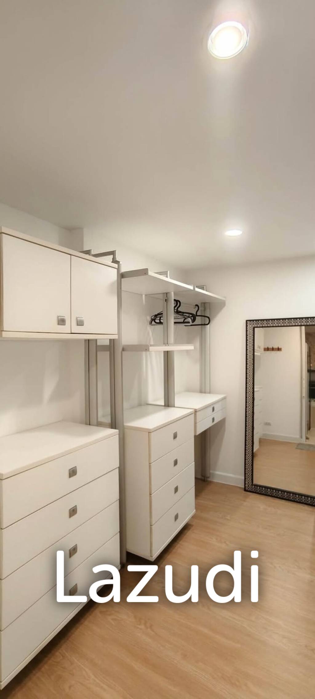 Private jucuzzi  Modern Single House  4 Beds 4 Baths 320 SQ.M