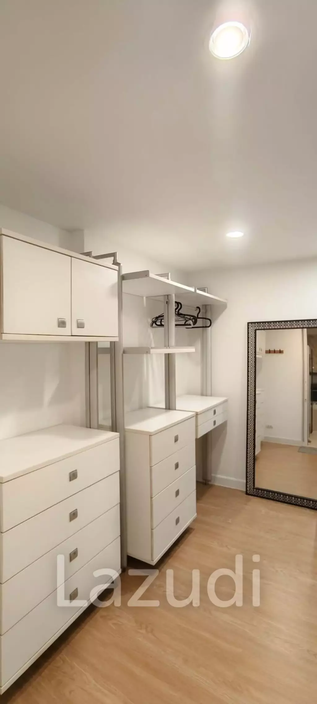 Private jucuzzi  Modern Single House  4 Beds 4 Baths 320 SQ.M