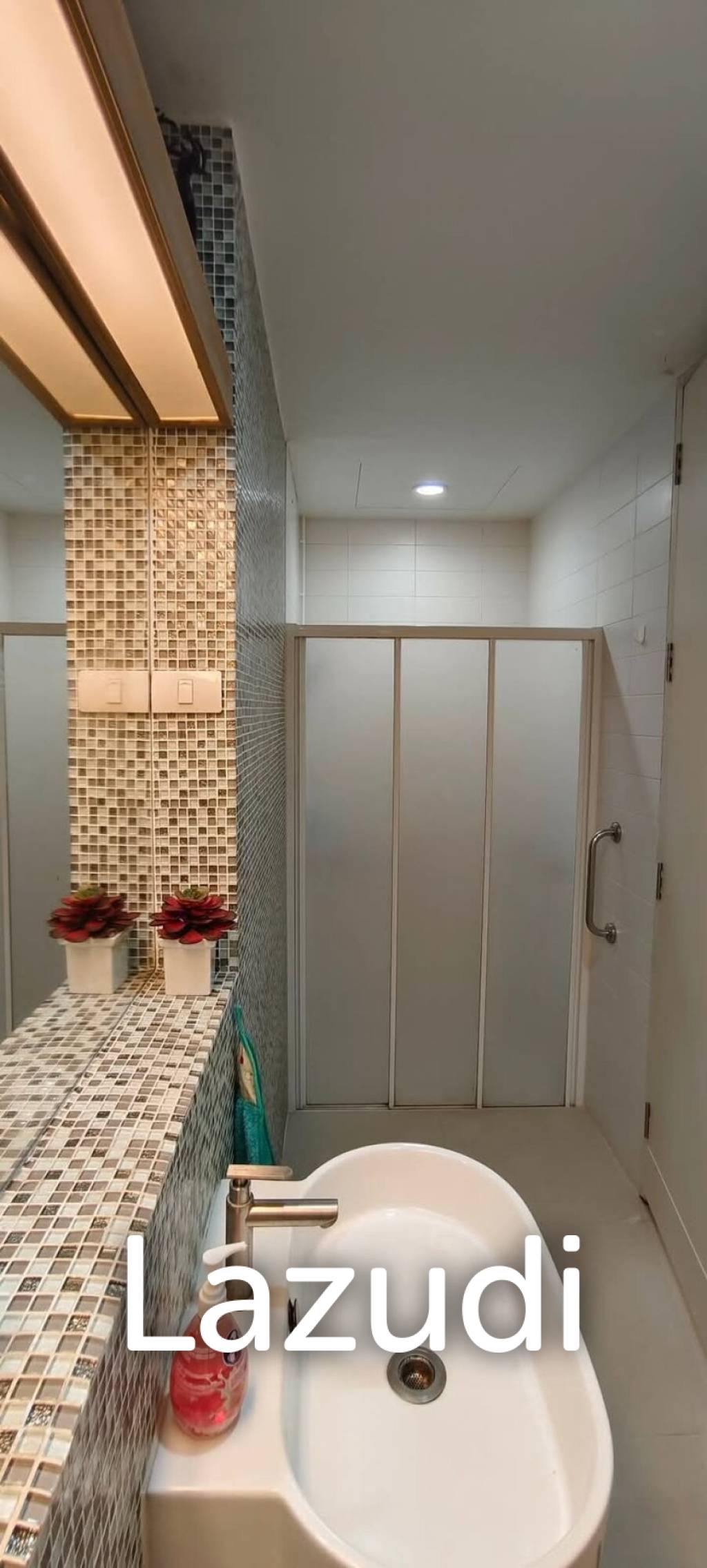 Private jucuzzi  Modern Single House  4 Beds 4 Baths 320 SQ.M