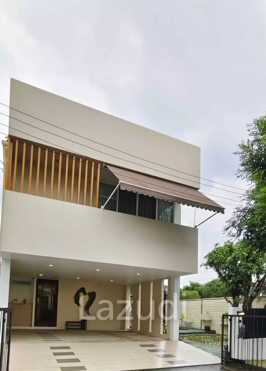 Private jucuzzi  Modern Single House  4 Beds 4 Baths 320 SQ.M