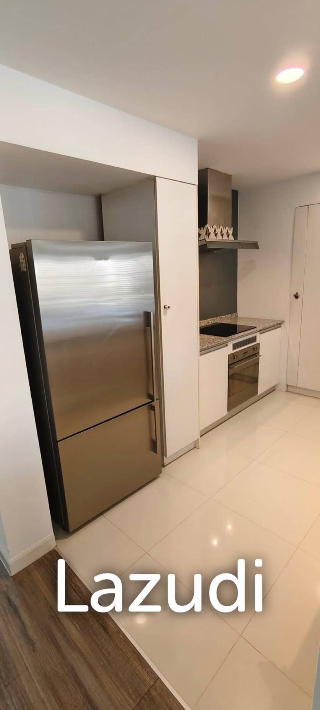 Private jucuzzi  Modern Single House  4 Beds 4 Baths 320 SQ.M