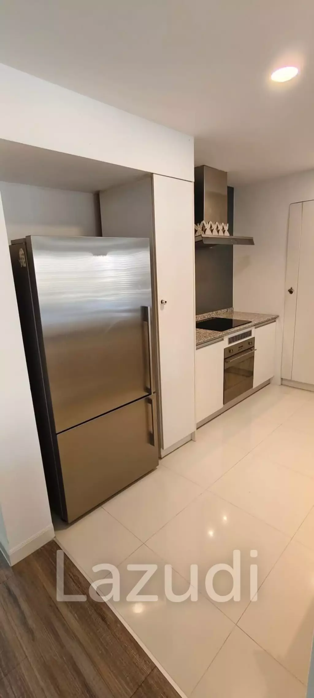 Private jucuzzi  Modern Single House  4 Beds 4 Baths 320 SQ.M
