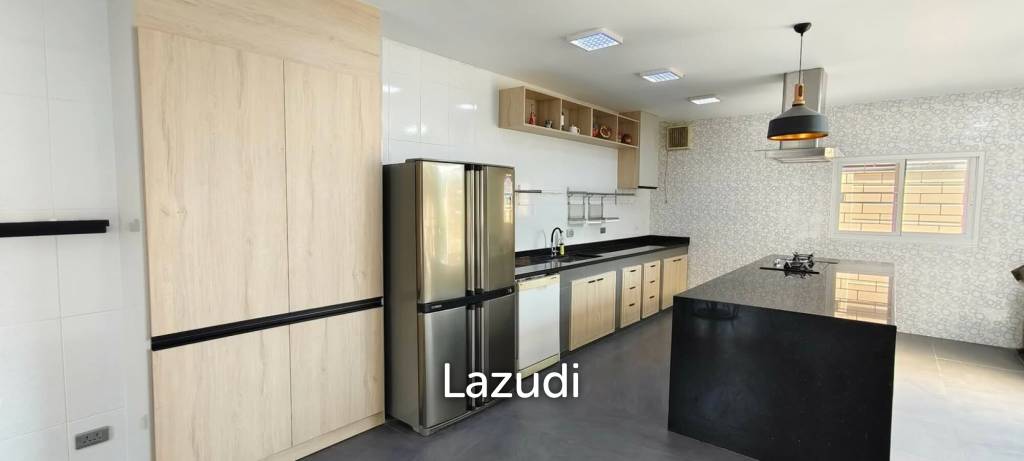 Private jucuzzi  Modern Single House  4 Beds 4 Baths 320 SQ.M