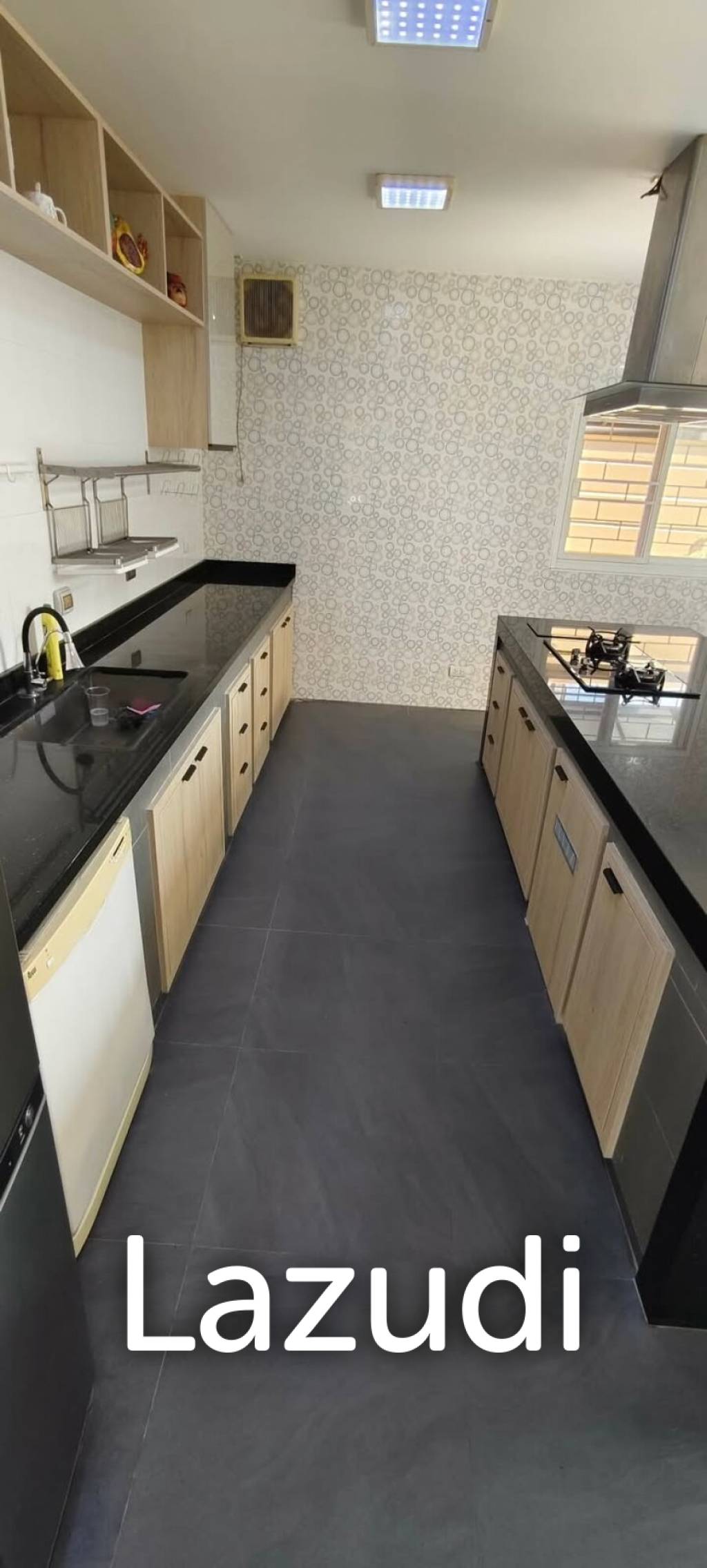 Private jucuzzi  Modern Single House  4 Beds 4 Baths 320 SQ.M