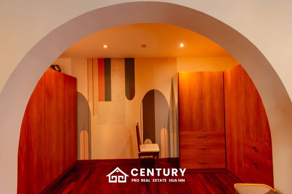 1,595 ตร.ม 5 เตียง 5 อาบน้ำ วิลล่า For ขาย