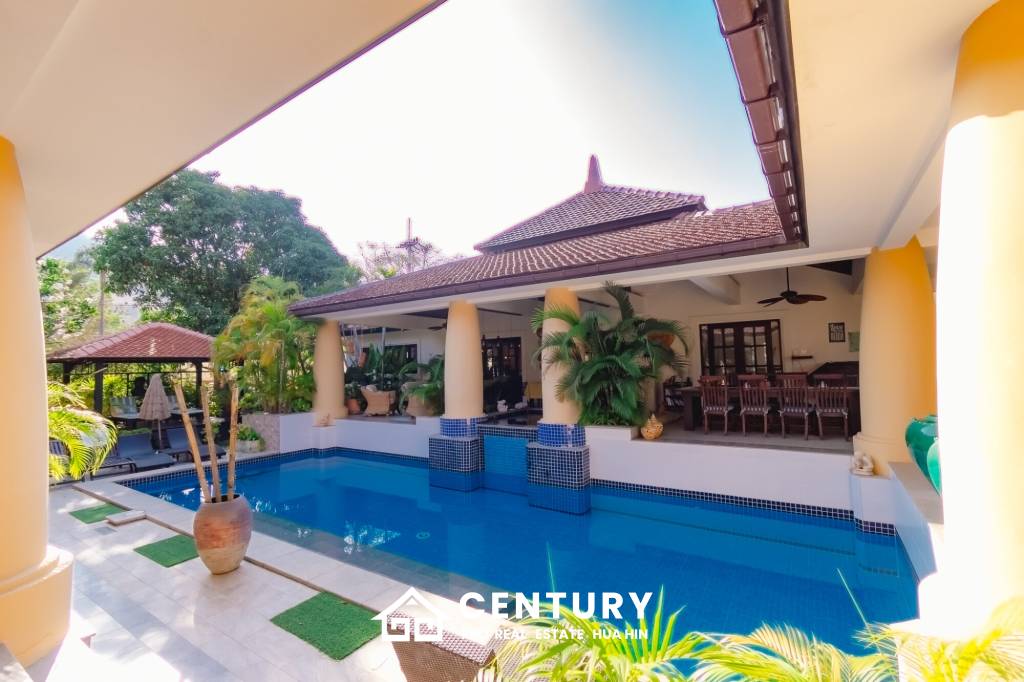 1,595 ตร.ม 5 เตียง 5 อาบน้ำ วิลล่า For ขาย